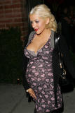 th_85106_celeb-city.org_Christina_Aguilera-out_for_dinner_with_family_461_122_1098lo.jpg