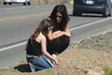 th_18463_Celebutopia-Kate_Beckinsale_takes_daughter_for_a_horse_ride_in_Malibu-16_122_1164lo.jpg