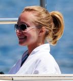 Hayden Panettiere in green bikini show off her teen body at yacht in Cannes - Hot Celebs Home
