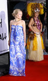 th_77090_Kristen_Bell_-_Forgetting_Sarah_Marshall_premiere_in_Hollywood_-_April_10_2008_136_122_155lo.jpg