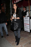 Kim Kardashian (Ким Кардашьян) - Страница 4 Th_56063_Preppie_-_Kim_Kardashian_arrives_at_Il_Sole_restaurant_-_Nov._11_2009_267_122_366lo