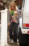 th_21914_Celebutopia_net_Duff_Hilary9_122_367lo.jpg