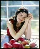 th_36136_celebrity_city_Julianna_Margulies_7_123_379lo.jpg