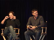 http://img43.imagevenue.com/loc467/th_440831567_Chicago_Con_Panel_J2_15_122_467lo.jpg