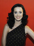 th_99895_Katy_Perry_presented_by_SoundsofBuzz.com_and_Coca_Cola_290809_5169_123_513lo.jpg