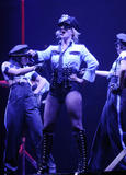 th_00311_babayaga_Britney_Spears_The_Circus_Starring_Britney_Spears_Performance_03-03-2009_072_122_593lo.jpg