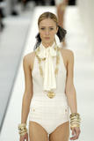 th_33923_Chanel_Paris_Spring_Summer_2007_0004_122_738lo.jpg