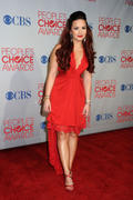 http://img43.imagevenue.com/loc81/th_441514653_DemiLovato01112012PeoplesChoiceAwards_PressRoom34_122_81lo.jpg